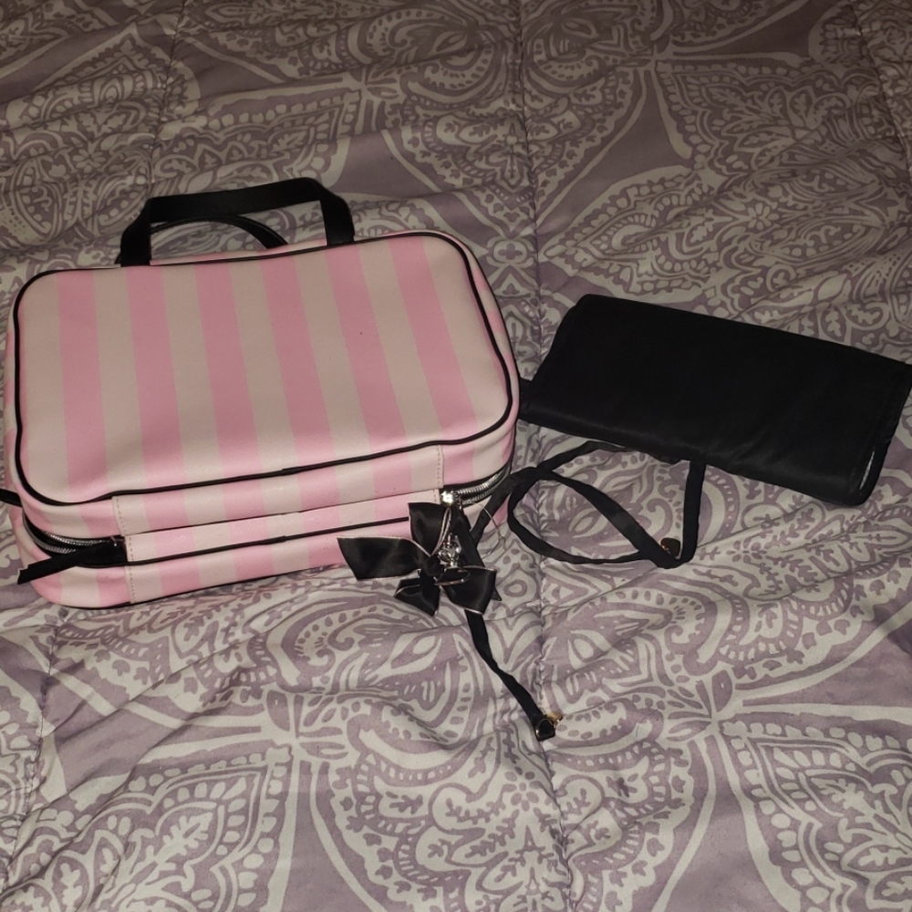 VS Travel Bag Set - Picture 3 of 3